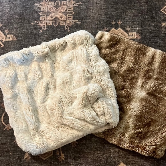 Pottery Barn Bedding 2 Pottery Barn Faux Fur Throw Pillow Inserts